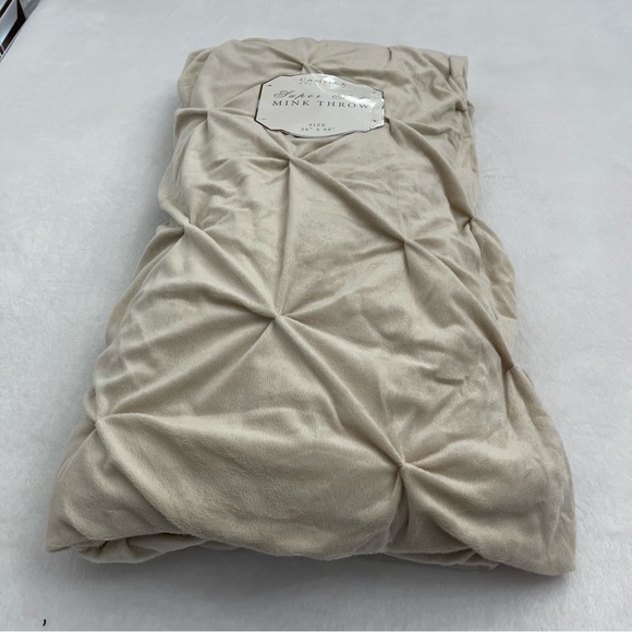 Camilla Other - CAMILLA COLLECTION SUPER SOFT MINK THROW SIZE 50X60